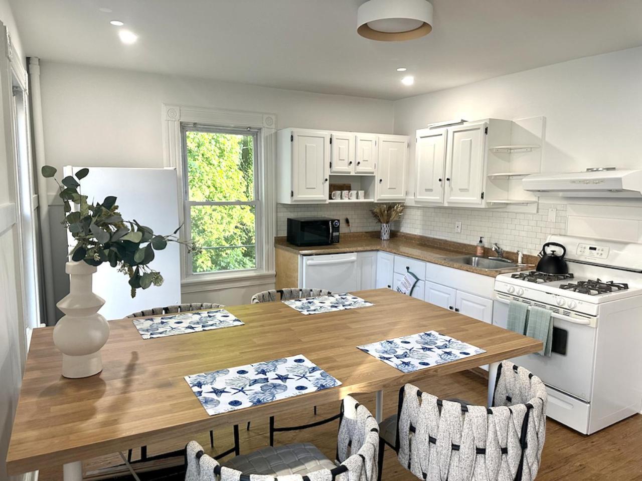 Sweet Escape, 2Br Apt In Beach Community, Only 1 Hr To Nyc! นอร์วอล์ค ภายนอก รูปภาพ